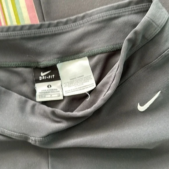 Women’s Nike athletic pants, wide leg gray size small (2-4) - Picture 7 of 7